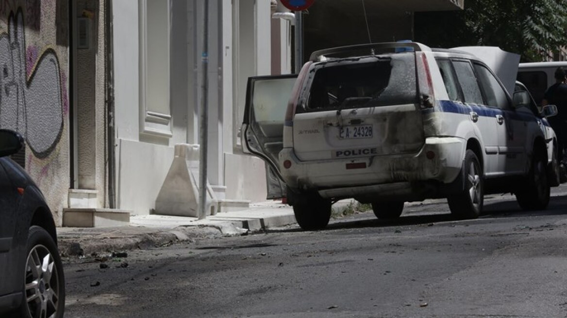 Επεισόδια τη νύχτα έξω από το σπίτι του Αλέκου Φλαμπουράρη 