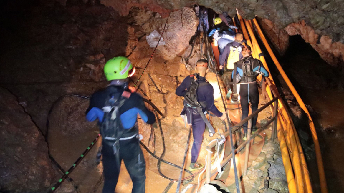 Σε εξέλιξη η επιχείρηση διάσωσης στην Ταϊλάνδη