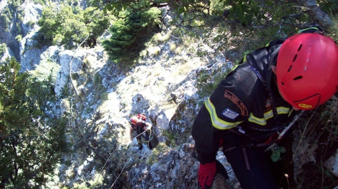 Κρήτη: Μεγάλη επιχείρηση για σοβαρά τραυματισμένο άντρα σε φαράγγι