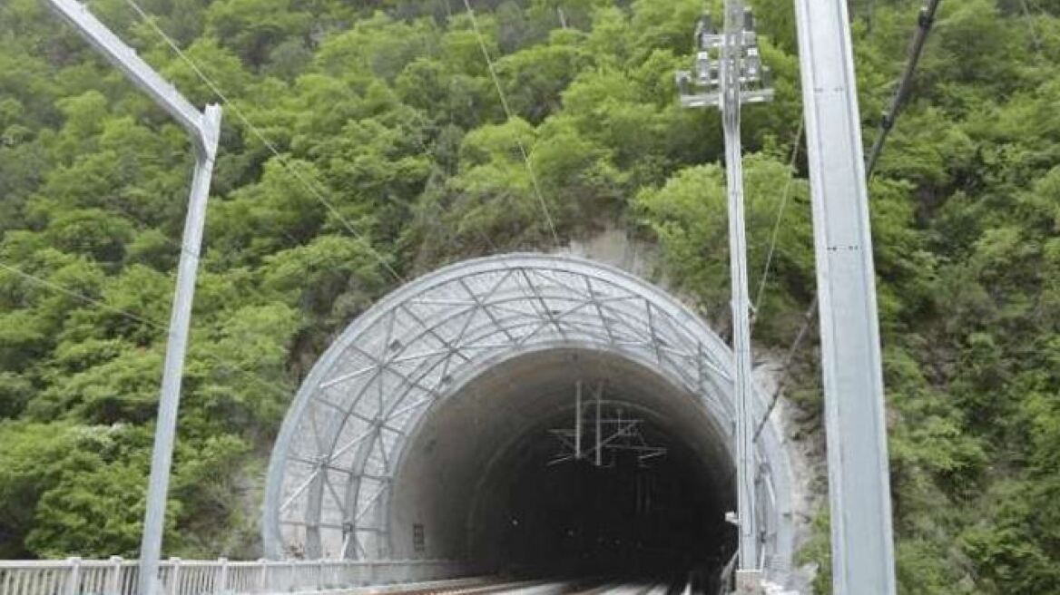 Κίνα: Δόθηκε στην κυκλοφορία η μεγαλύτερη σήραγγα που κατασκευάστηκε κάτω από αργιλώδη εδάφη