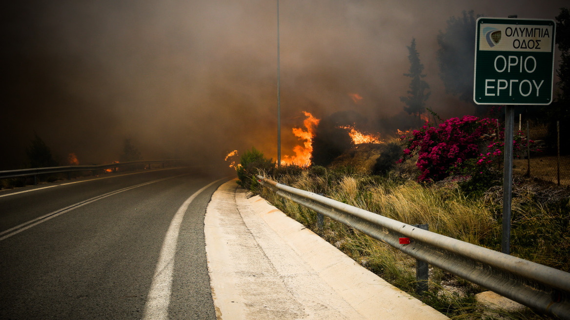 Συνεργάτης Παπαδημούλη: Ο ΣΚΑΪ μεταδίδει πρώτος πριν φουντώσει η φωτιά, λες και γνωρίζουν από πριν...