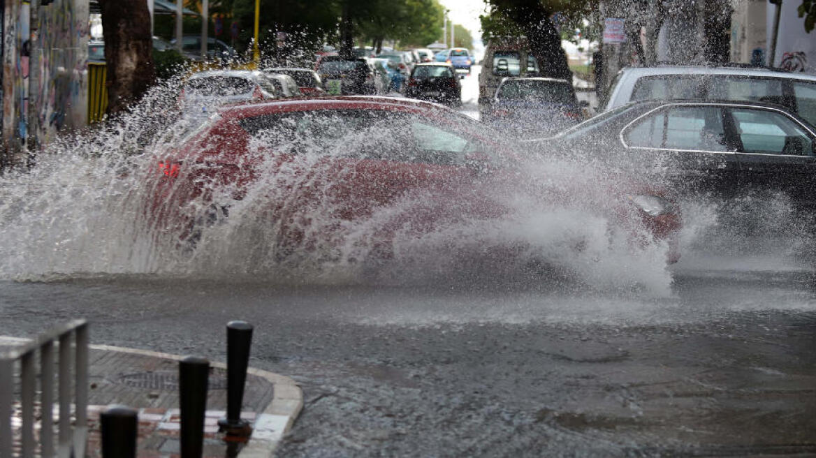 Καιρός: Βροχές και καταιγίδες σε όλη τη χώρα - Πού θα είναι ισχυρά τα φαινόμενα