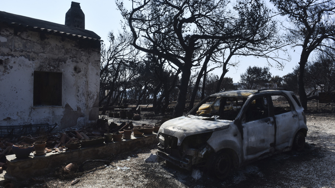 Φωτιά στο Μάτι: «Χαλασμένο τηλέφωνο» ανάμεσα σε ΕΛΑΣ και Πυροσβεστική