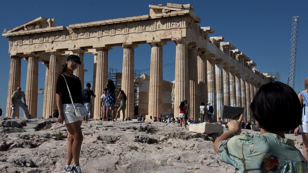 ΤτΕ: Αύξηση τουριστών κατά 22,3% τον Ιούνιο