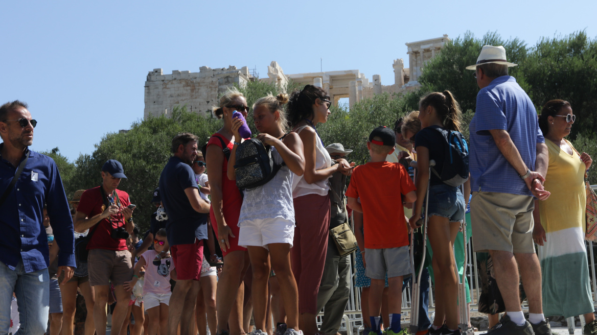 Η σκοτεινή πλευρά του τουρισμού