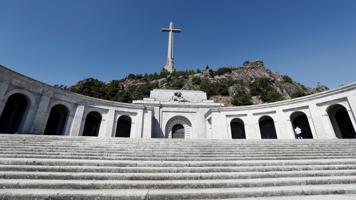 Ισπανία: Η κυβέρνηση ξεκινά την διαδικασία εκταφής του Φράνκο