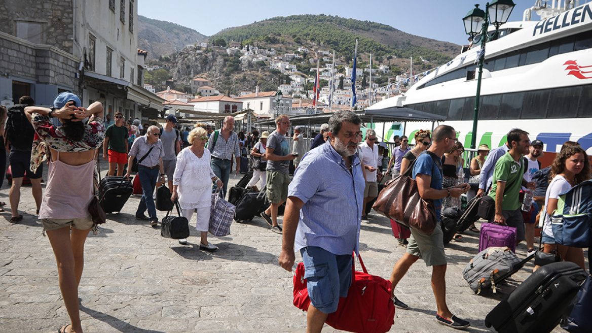 Ύδρα: Είδαν... φως στο νησί, έπειτα από 34 ώρες στο σκοτάδι!