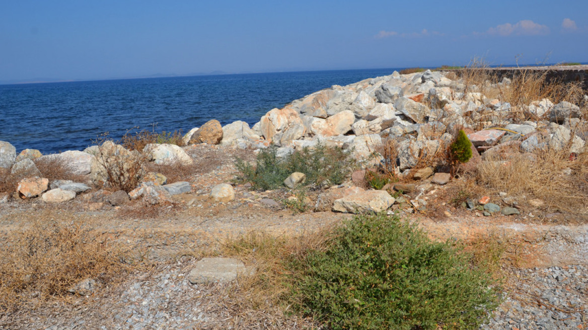 Μυτιλήνη: Βανδάλισαν για δεύτερη φορά το μνημείο για τους πνιγμένους πρόσφυγες 