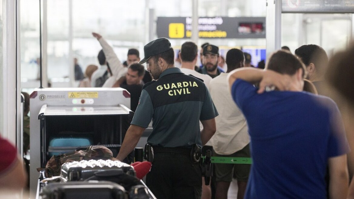 Τα πλαστικά καλάθια στα αεροδρόμια έχουν περισσότερους ιούς κι από επιφάνειες τουαλέτας