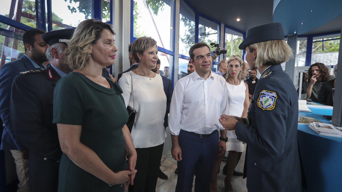 Τσίπρας για Γεροβασίλη-Παπακώστα: Το υπουργείο Προστασίας του Πολίτη ομόρφυνε!