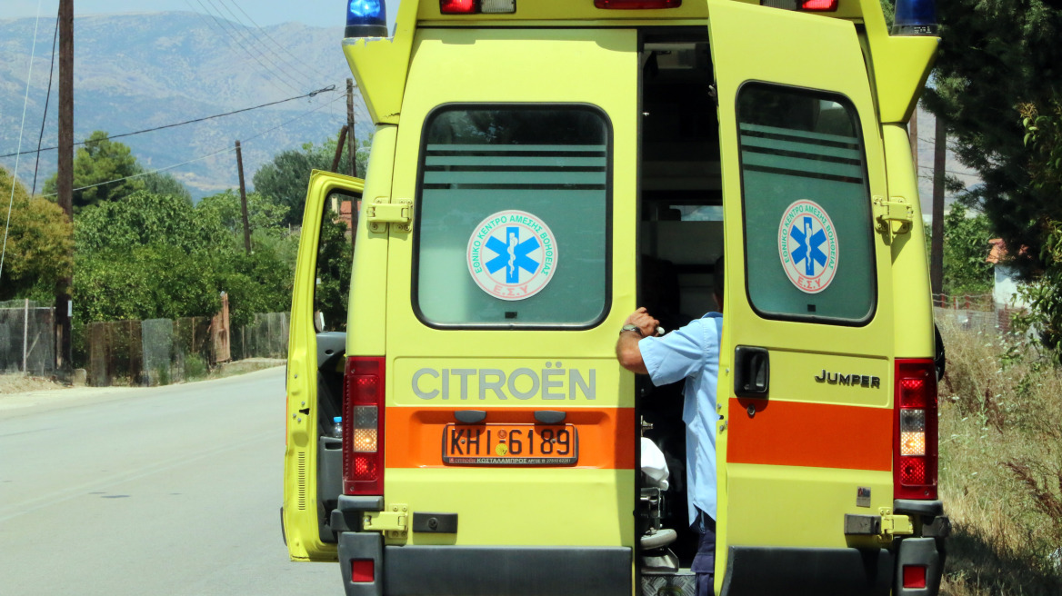 Σοβαρό τροχαίο στη Λεωφόρο Μαραθώνος - Απεγκλωβίστηκαν δύο τραυματίες