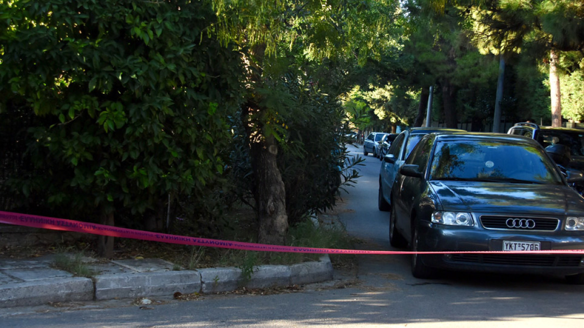 Έγκλημα στην Κηφισιά: Στο παρελθόν της 33χρονης ψάχνουν να βρουν τους εκτελεστές με το καλάσνικοφ