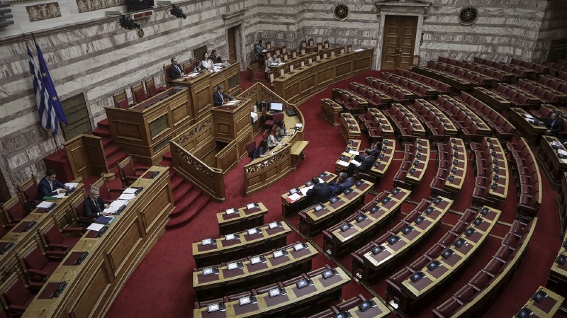 Η ΔΗ.ΣΥ κατέθεσε τροπολογία για αύξηση του κατώτατου μισθού