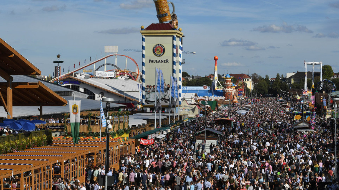 Φωτογραφίες: Ξεκίνησε το περίφημο Oktoberfest - «Πλημμύρισαν» μπύρα και λουκάνικα οι δρόμοι του Μονάχου