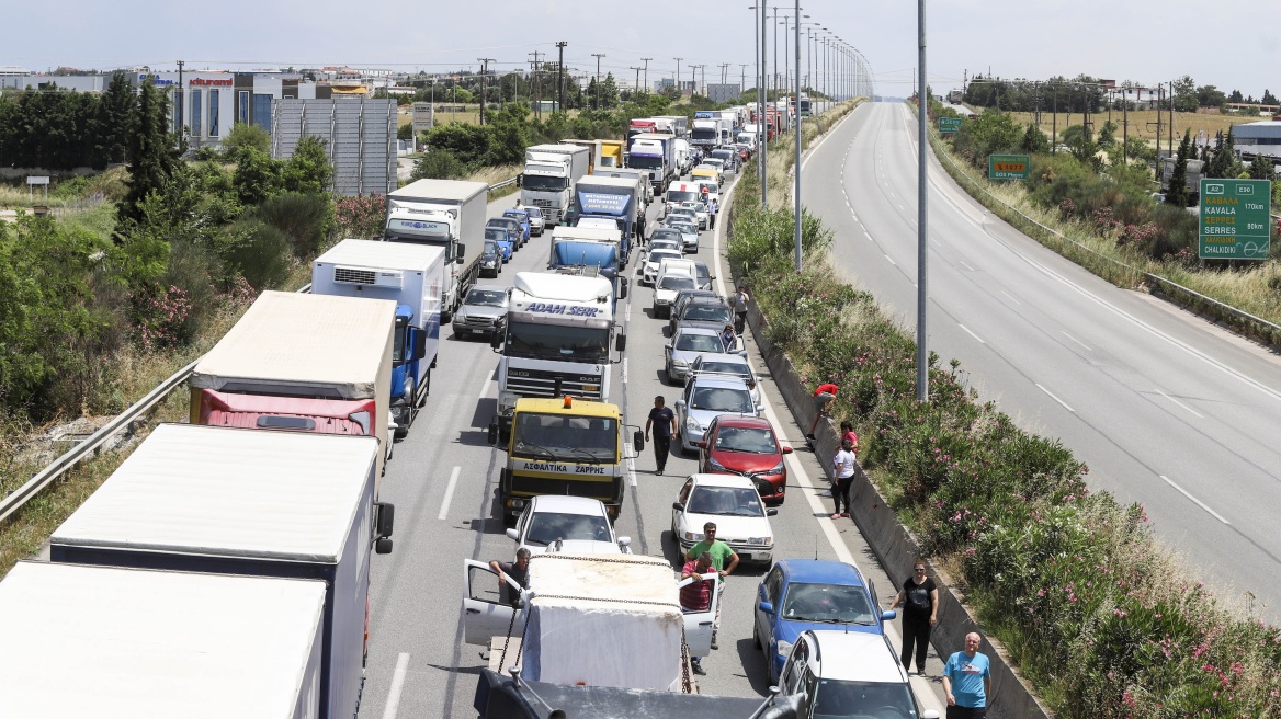 Τροχαίο στην εθνική οδό Αθηνών Λαμίας - Μεγάλο μποτιλιάρισμα 