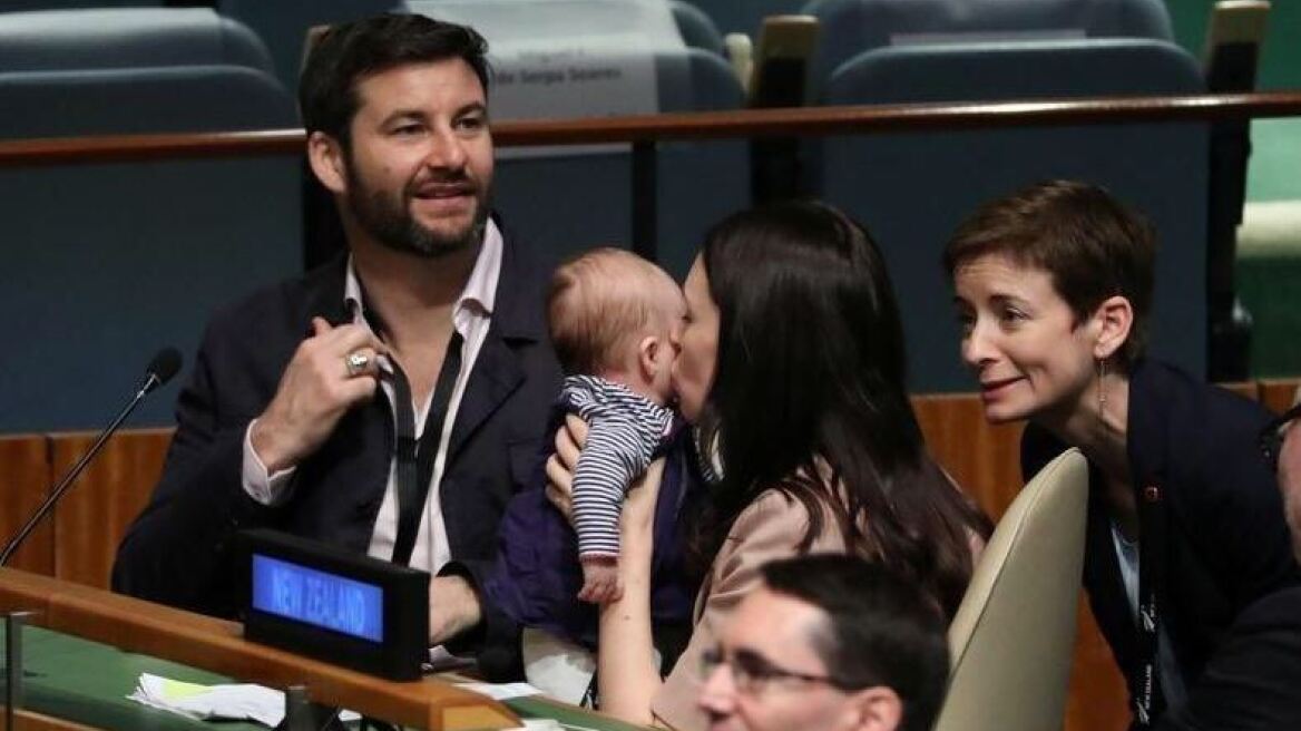 Φωτογραφίες: Η πρωθυπουργός της Νέας Ζηλανδίας με την 3 μηνών κόρη της στη σύσκεψη του ΟΗΕ