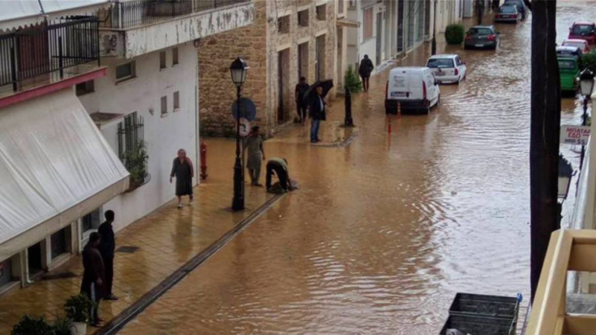 Σε κατάσταση έκτακτης ανάγκης Κορινθία,  Αργολίδα και Β. Εύβοια - Τρεις αγνοούμενοι στο Μαντούδι