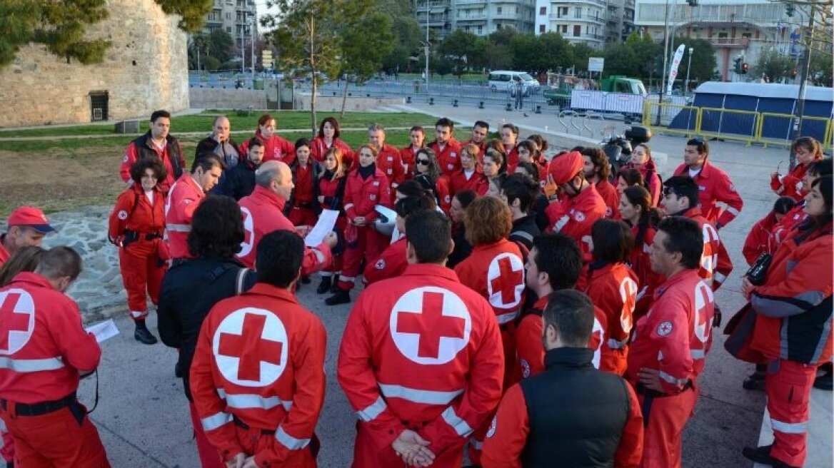 Διεθνής Ομοσπονδία Συλλόγων Ερυθρού Σταυρού: Δίνει τρεις μήνες διορία στον Ερυθρό Σταυρό πριν λήξει τη συνεργασία