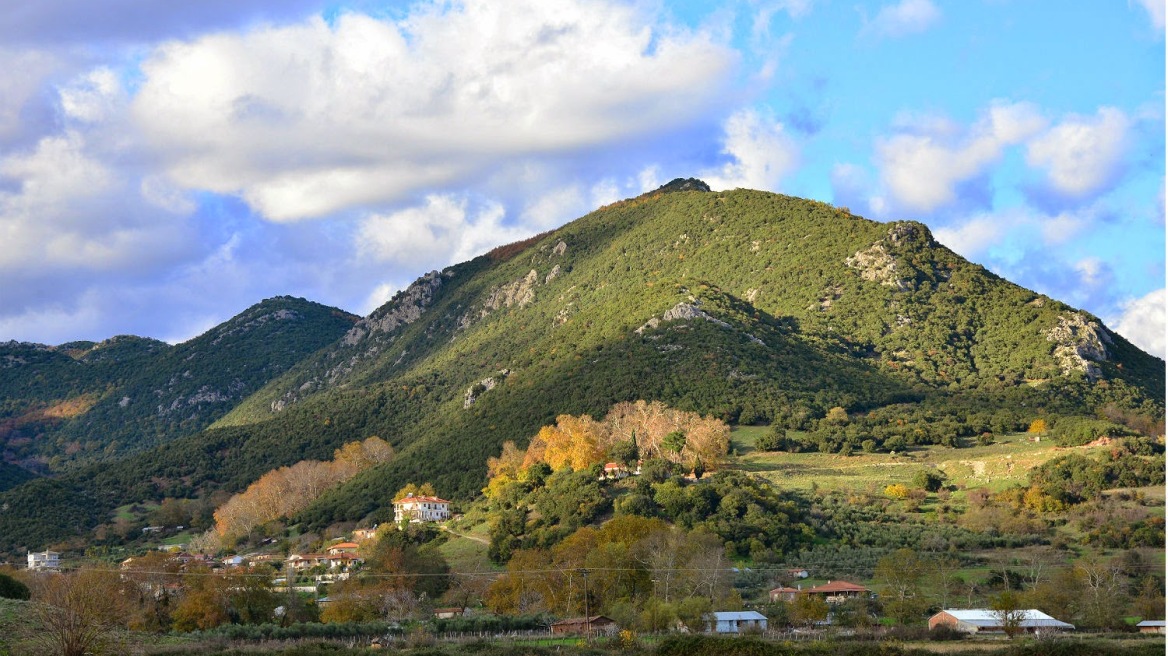 Επιχείρηση για τον εντοπισμό 80χρονου στα ορεινά της Καλαμπάκας