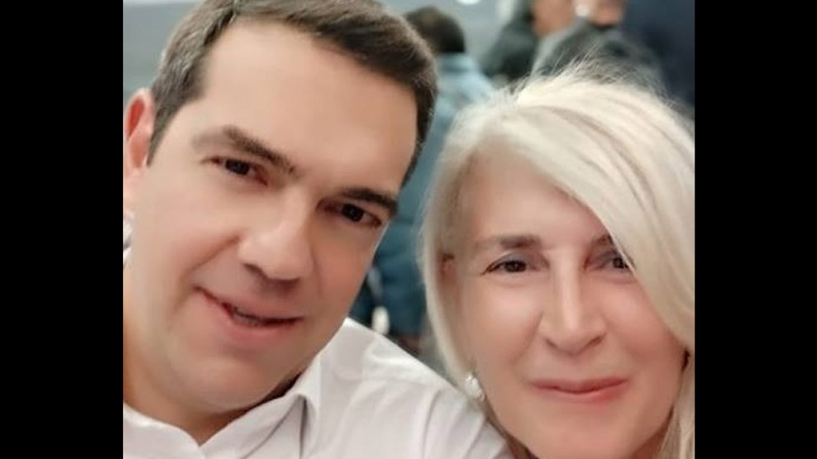 «Για πάντα νέοι»: Η selfie του Τσίπρα με την Αυλωνίτου... τερματίζει όλα τα φίλτρα που υπάρχουν!