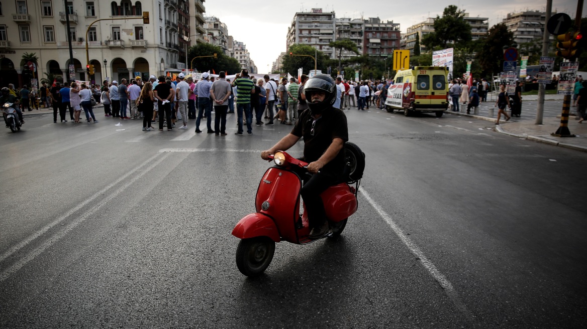 Stuttgarter Zeitung: «Οι Έλληνες στην παγίδα της μερικής απασχόλησης»