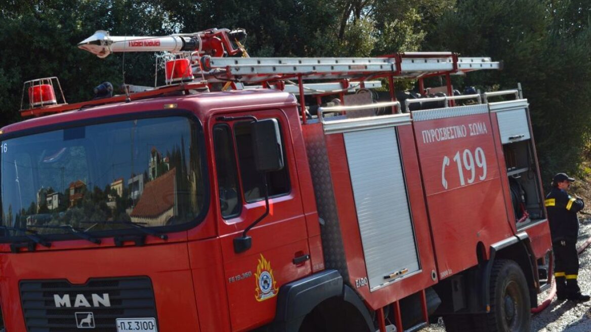 Πυρκαγιά σε διώροφο στη Λακωνία - Ηλικιωμένη απομακρύνθηκε την τελευταία στιγμή