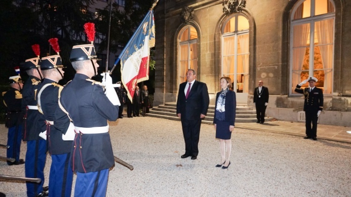 Καμμένος στη Γαλλία: Δεν βγήκε λευκός καπνός για τις φρεγάτες