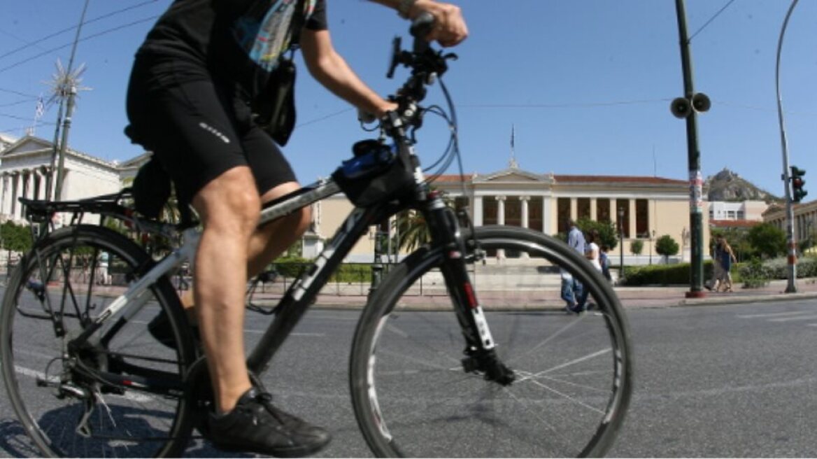 Δημιουργία ποδηλατοδρόμων σε κεντρικές οδούς της Αθήνας αποφάσισε το δημοτικό συμβούλιο