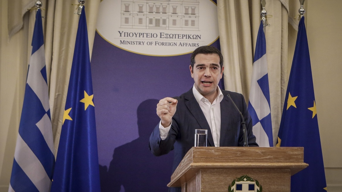 «Χλιαρή» αντίδραση του ΥΠΕΞ στην πρόκληση της Αλβανίας με τους 52 ανεπιθύμητους