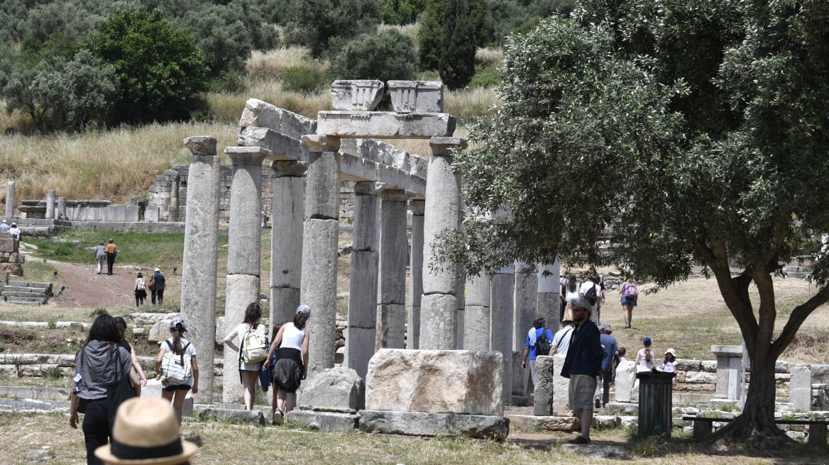 Deutsche Welle: Από ρεκόρ σε ρεκόρ ο ελληνικός τουρισμός