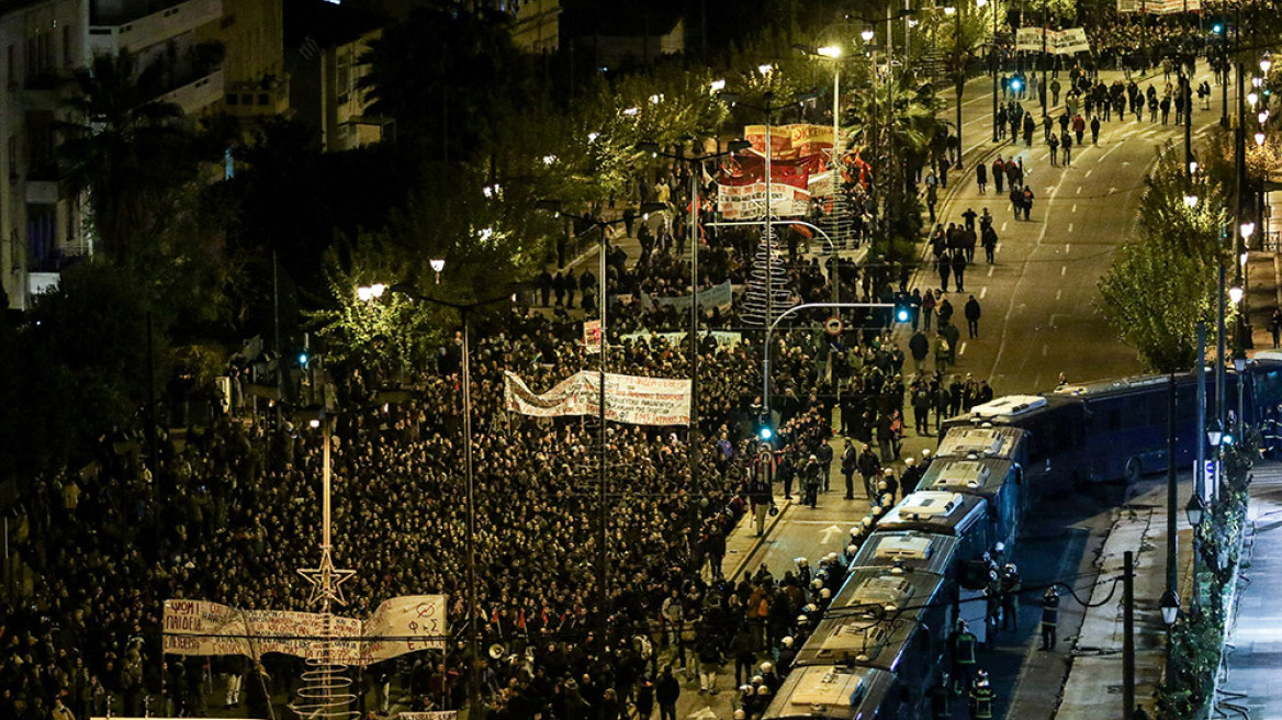  Επέτειος Πολυτεχνείου: «Φρούριο» η Αθήνα –  Στην αμερικανική πρεσβεία η πορεία