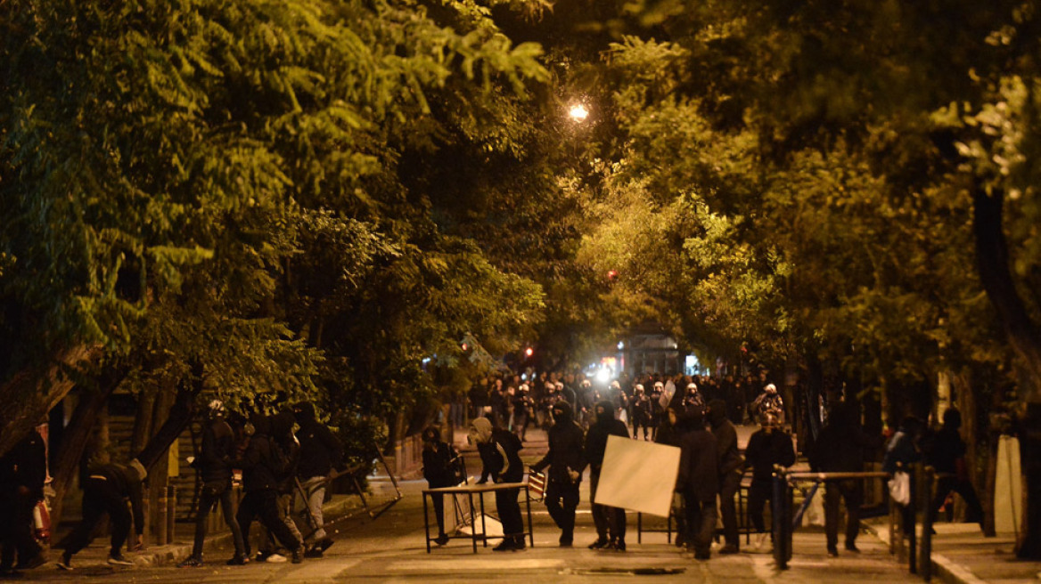 Μέλος του Ρουβίκωνα ένας από τους 19 συλληφθέντες στα Εξάρχεια - «Μήνυμα ελήφθη» απαντά η αναρχική ομάδα