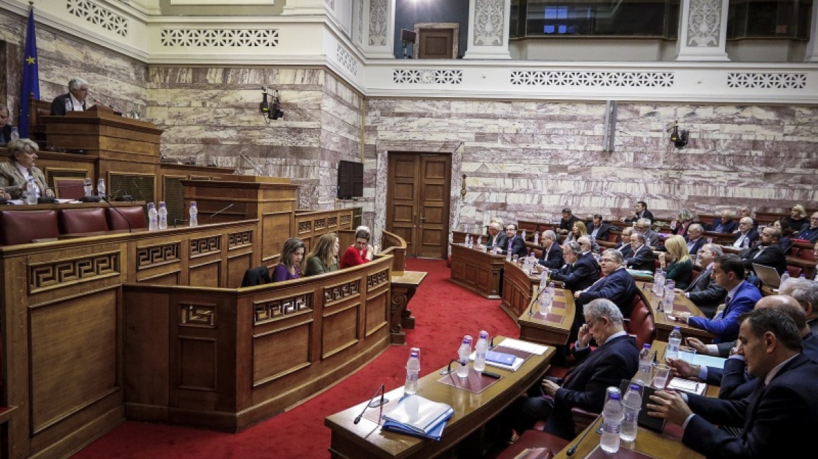 Βορίδης: Είστε εθνομηδενιστές – Χριστοδουλοπούλου: Είσαι θεωρητικός της ακροδεξιάς