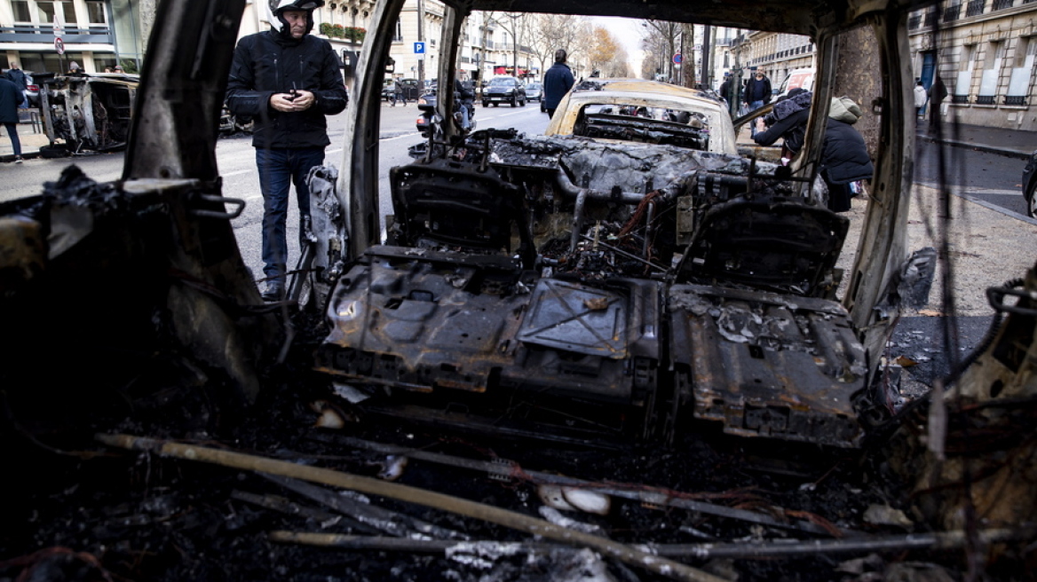 Γαλλία - κίτρινα γιλέκα: Μεταξύ 3 και 4 εκατ. ευρώ το ύψος των ζημιών στο Παρίσι