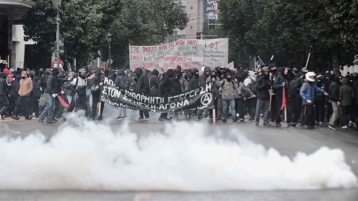 Επεισόδια στο κέντρο στην πορεία για τον Αλέξη Γρηγορόπουλο