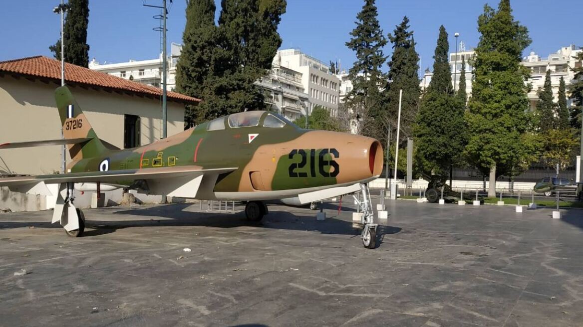 Ένα ιστορικό F-84F Thunderstreak το χριστουγεννιάτικο δώρο της Πολεμικής Αεροπορίας προς το Πολεμικό Μουσείο