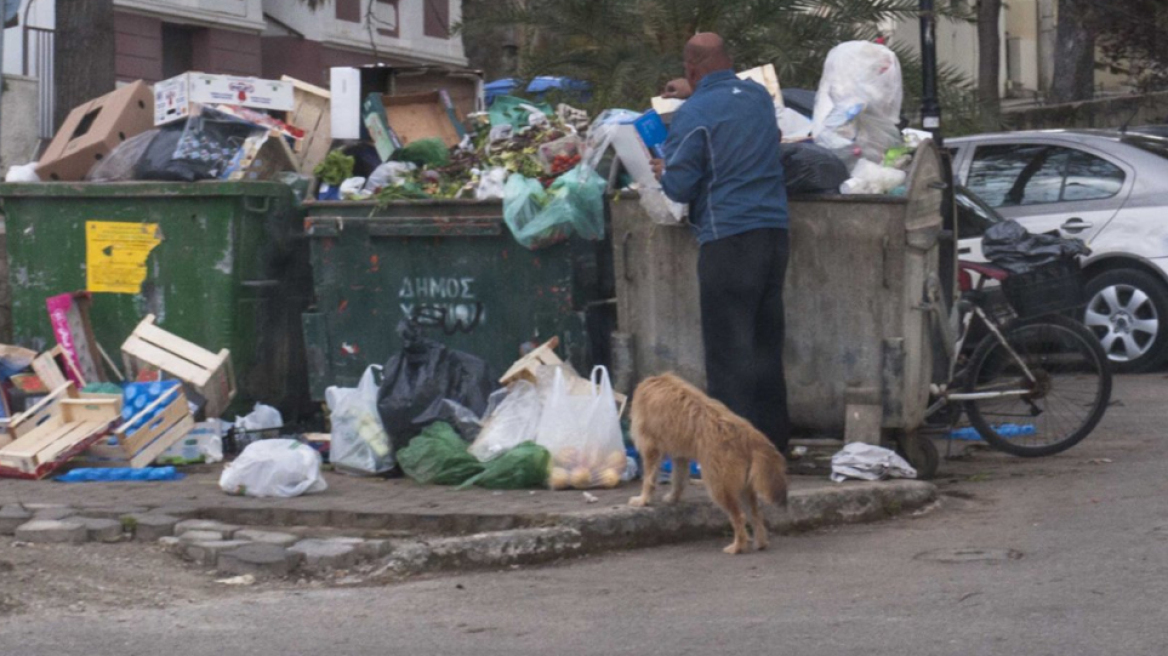 Deutsche Welle: Η κρίση αφήνει τους Έλληνες να πεινάνε και τα παιδιά να υποσιτίζονται