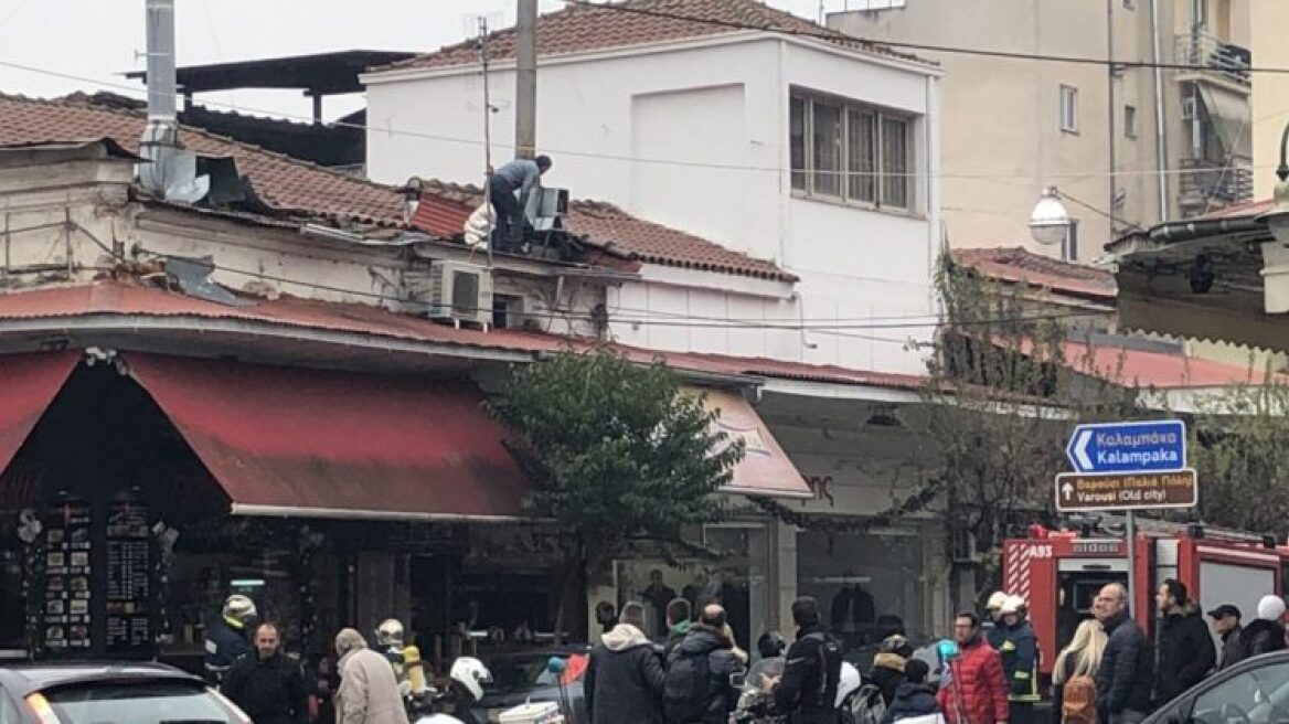 Φωτιά σε ψησταριά στο κέντρο των Τρικάλων