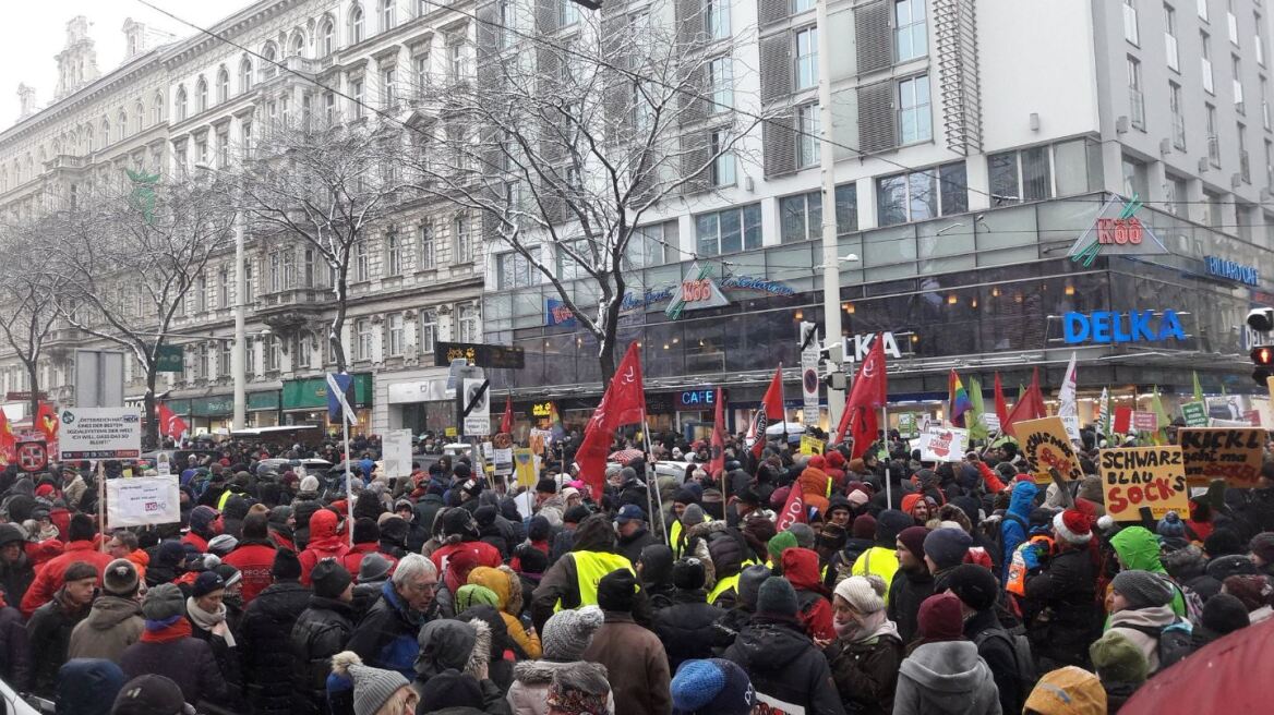 Αυστρία: Μεγάλη αντικυβερνητική διαδήλωση στη Βιέννη