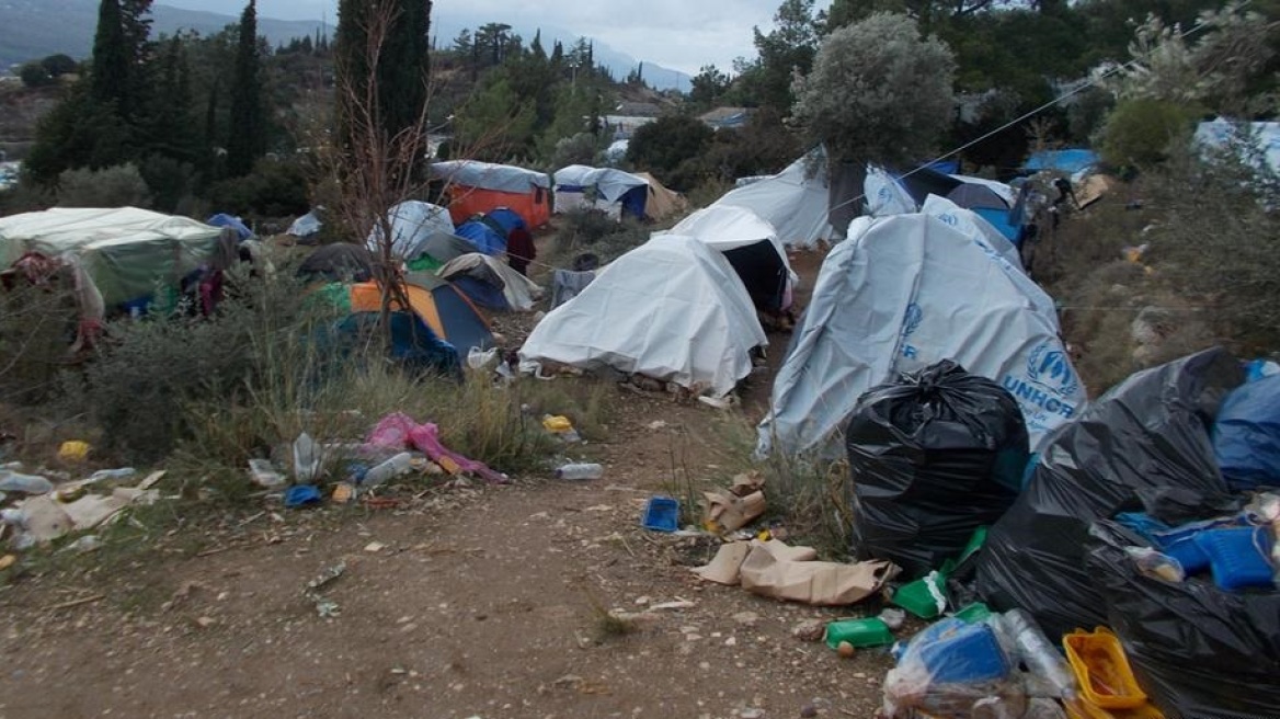 Deutsche Welle: Απελπιστικές, αν όχι απάνθρωπες, οι συνθήκες διαβίωσης στο hot spot της Χίου