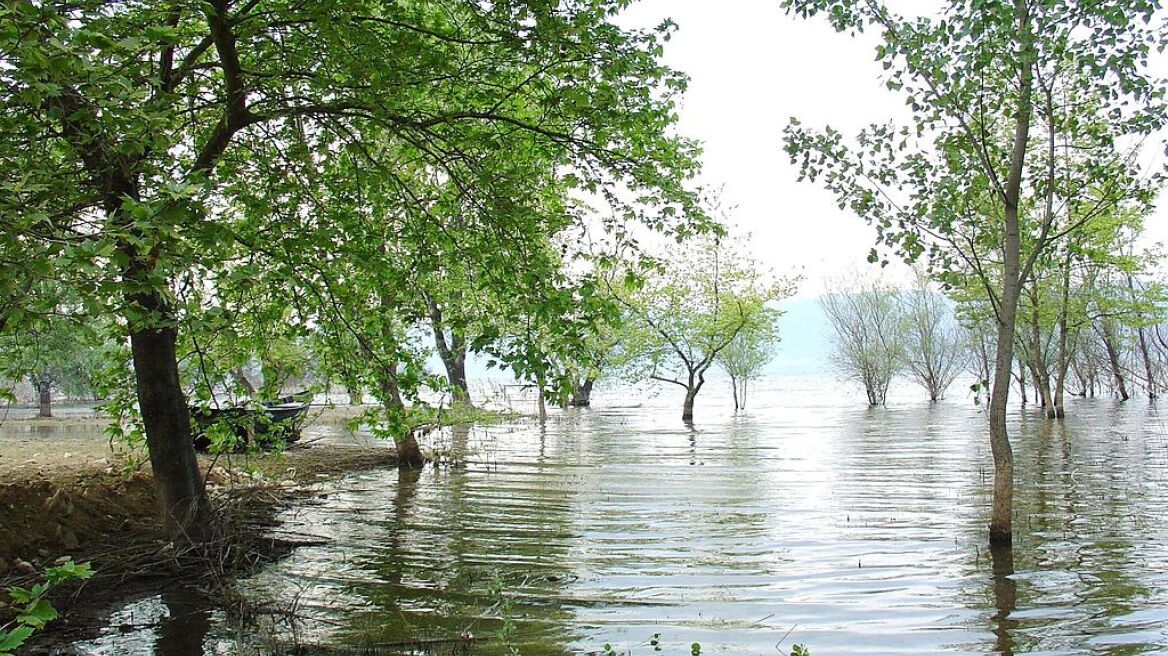 Θεσσαλονίκη: Δύο ψαράδες αγνοούνται στη λίμνη Βόλβη	