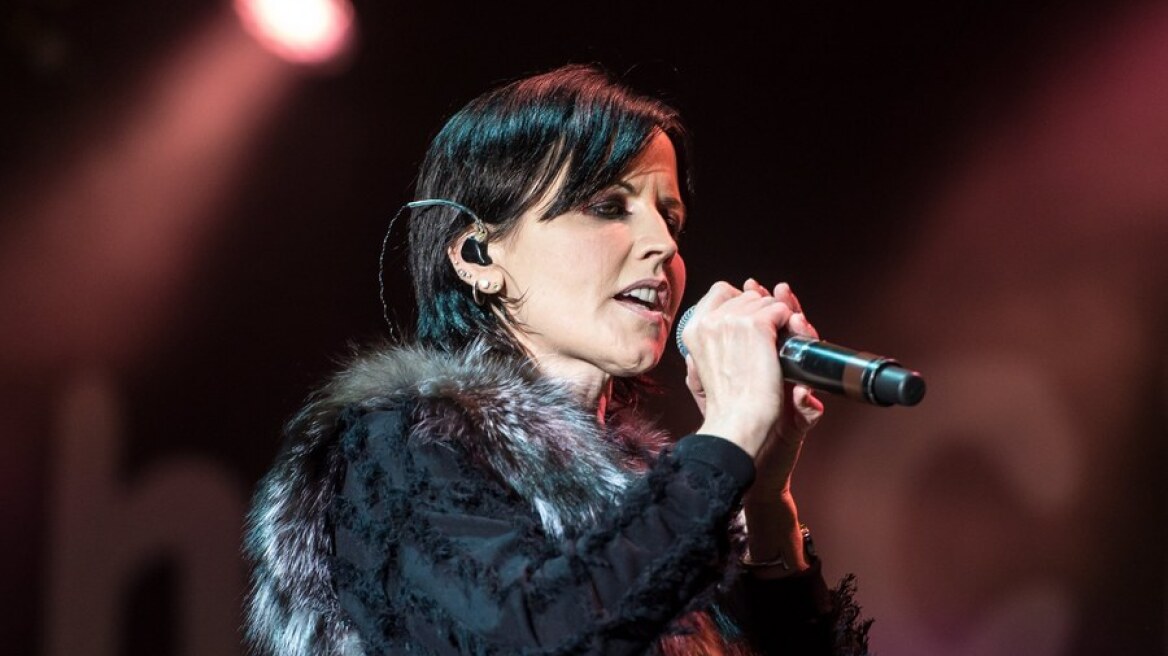 Dolores O’Riordan: Την βρήκαν νεκρή οι καθαρίστριες στο μπάνιο του δωματίου της