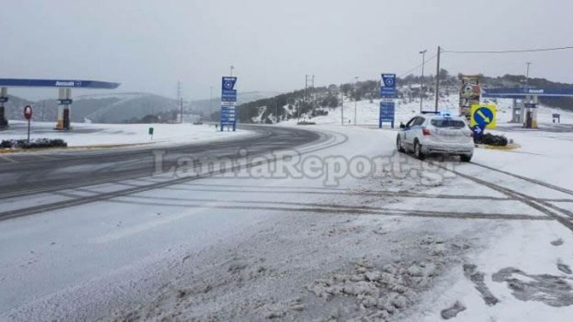 Χιονίζει προς Δομοκό και Μπράλο - Χωρίς προβλήματα η κυκλοφορία