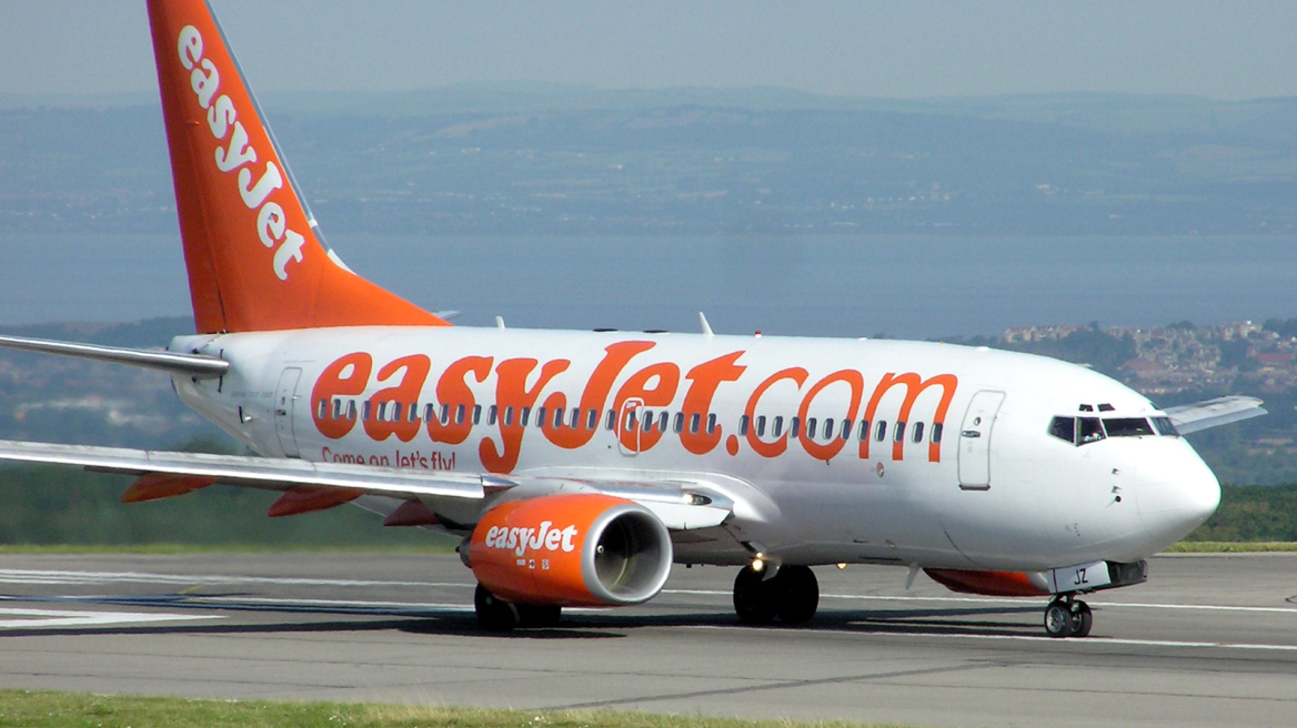 Κορωνοϊός: Η easyJet διακόπτει τις πτήσεις της