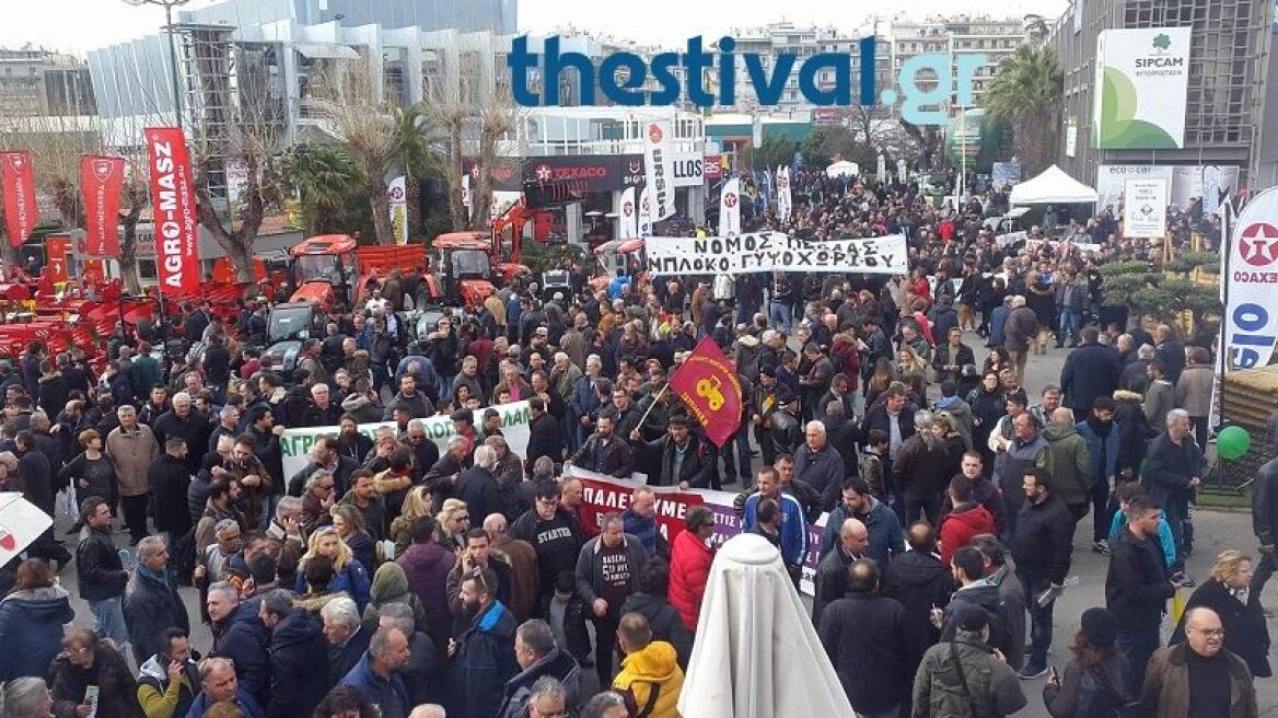 Μπλόκο σε αυτούς που ληστεύουν το μόχθο μας: Οι αγρότες στο κέντρο της Θεσσαλονίκης