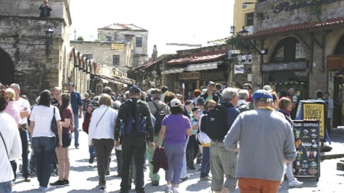 Ρόδος: Τουλάχιστον 20 ημέρες παράταση της τουριστικής σεζόν, λόγω της αύξησης στις αφίξεις