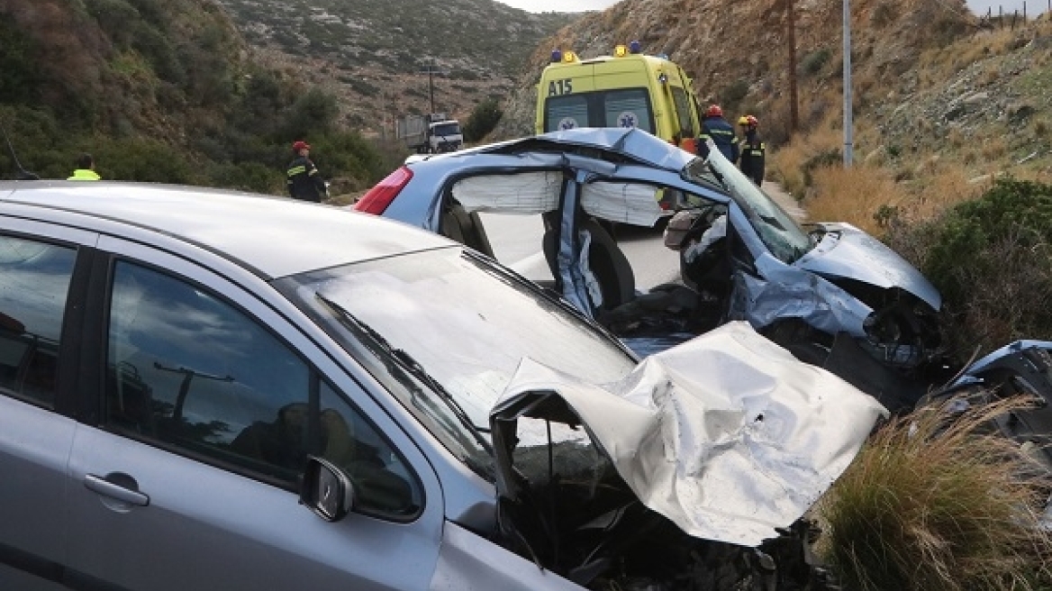 Αναχώρησε από την Κρήτη ο πατέρας που έχασε σύζυγο και κόρη σε τροχαίο