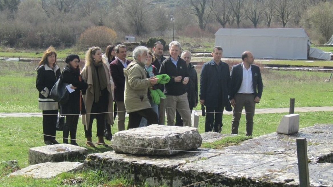 Την Αρχαία Δωδώνη επισκέφθηκε ο Αμερικανός πρέσβης Τζέφρι Πάιατ