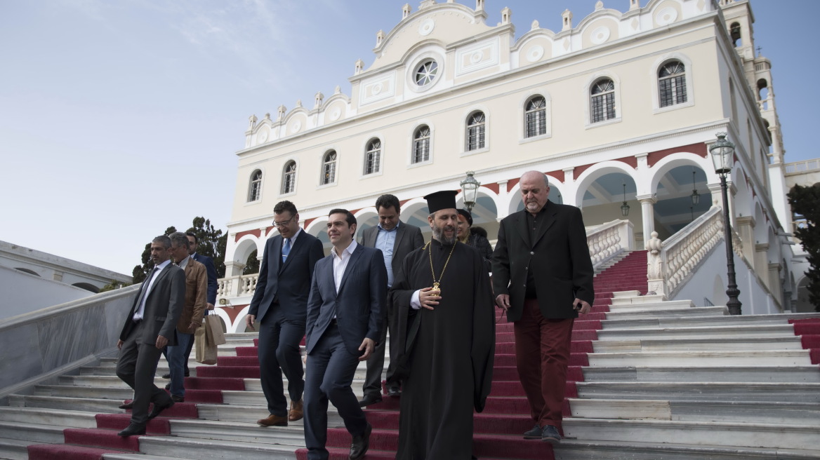 Φωτογραφίες: Επίσκεψη Τσίπρα στην Παναγία της Τήνου