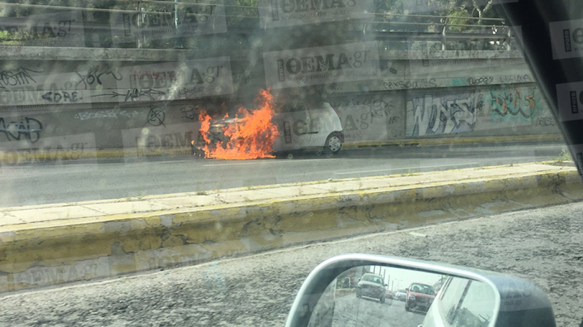 Αυτοκίνητο τυλίχτηκε στις φλόγες στην Κηφισίας